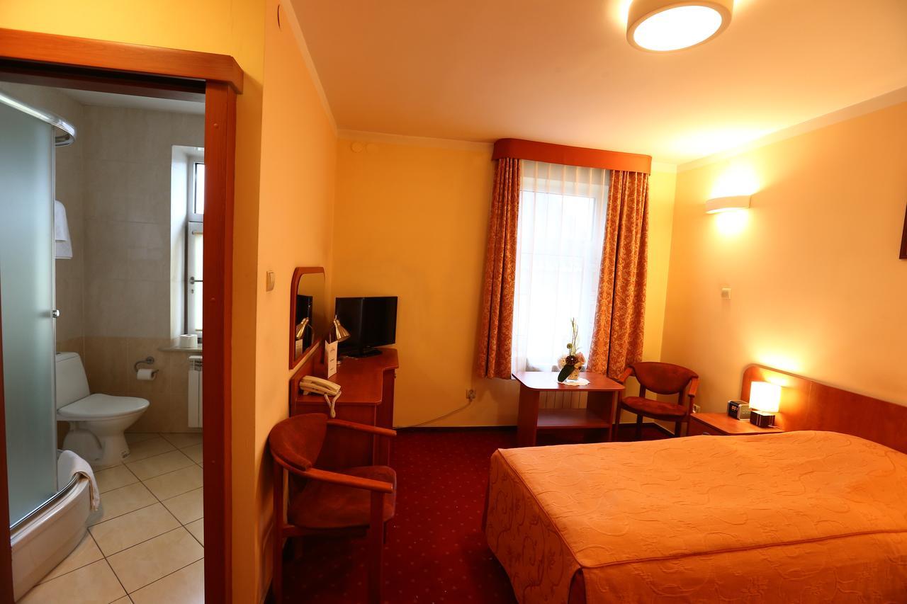 Hotel Korona Ciechanów Exterior foto